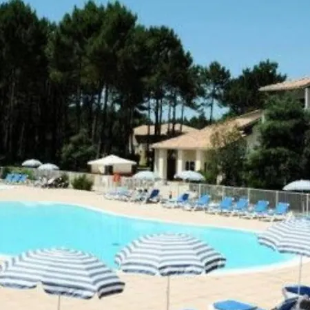 3 Pieces, 6 Perso Avec Piscine Chauffee En Saison Domaine Du Golf De Pinsolle *